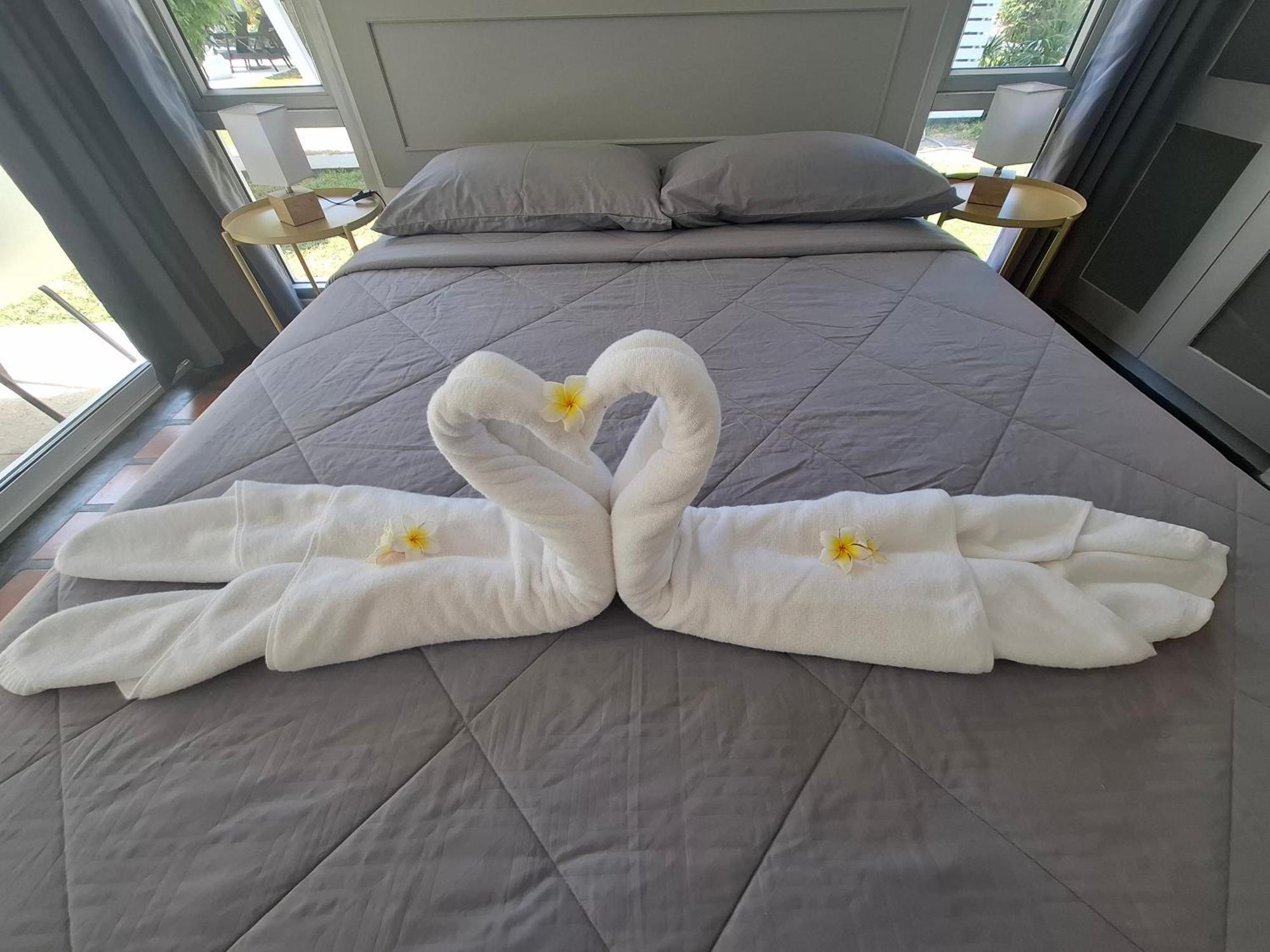 Thiptara Resort - Adults Only Menam-part Kültér fotó